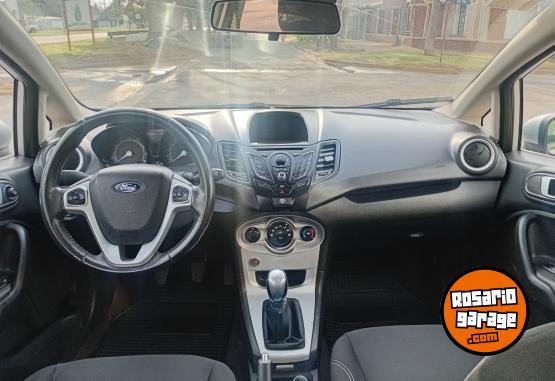 Autos - Ford Fiesta kinetic se plus 2013 Nafta 130000Km - En Venta