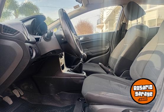 Autos - Ford Fiesta kinetic se plus 2013 Nafta 130000Km - En Venta