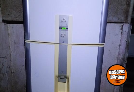 Hogar - Heladera Whirlpool WRX51D1 No Frost con Dispensador de Agua - En Venta
