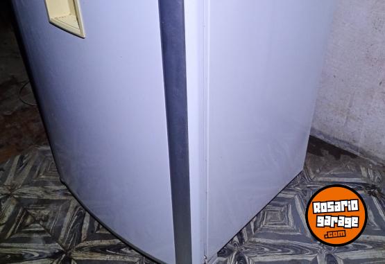 Hogar - Heladera Whirlpool WRX51D1 No Frost con Dispensador de Agua - En Venta
