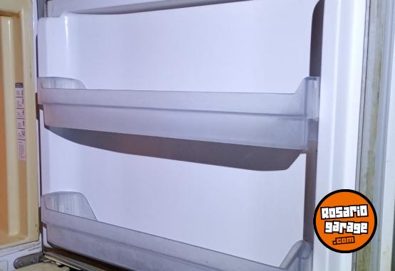 Hogar - Heladera Whirlpool WRX51D1 No Frost con Dispensador de Agua - En Venta