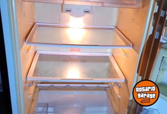 Hogar - Heladera Whirlpool WRX51D1 No Frost con Dispensador de Agua - En Venta