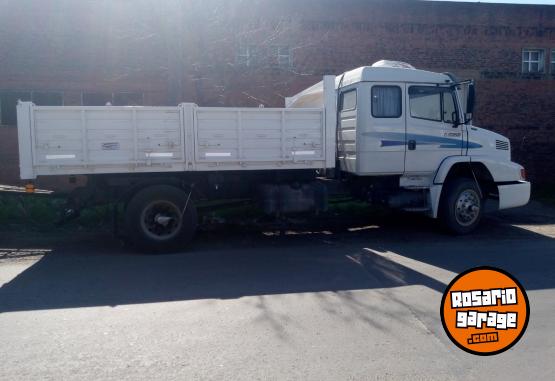 Camiones y Grúas - Mercedes Benz 1620 con caja vuelco trilateral - En Venta