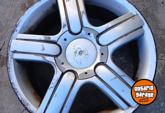 Accesorios para Autos - Llanta Volkswagen Fox Suran R15 Original - En Venta