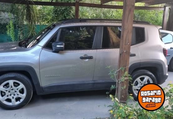 Camionetas - Jeep Renegade sport 2024 Nafta 46000Km - En Venta
