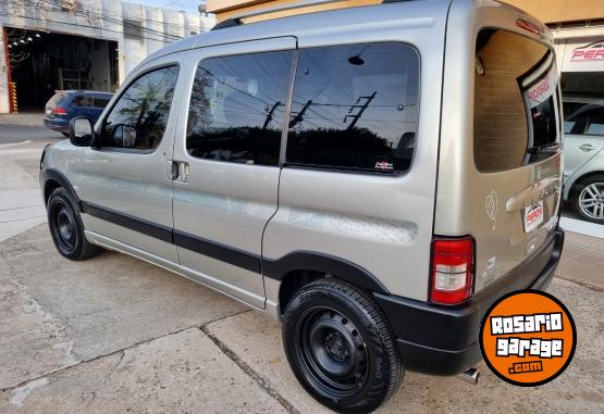 Utilitarios - Peugeot Partner Patagonica vtc 2012 GNC 130000Km - En Venta