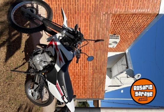 Motos - Honda Tornado 2023 Nafta 8045Km - En Venta