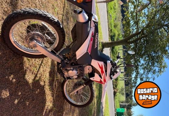 Motos - Honda Tornado 2023 Nafta 8045Km - En Venta