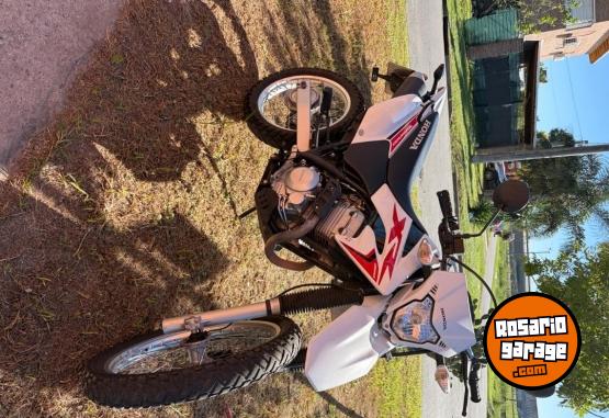 Motos - Honda Tornado 2023 Nafta 8045Km - En Venta