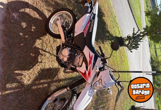 Motos - Honda Tornado 2023 Nafta 8045Km - En Venta