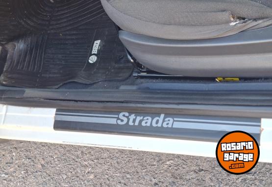 Camionetas - Fiat Strada jtd 2016 Diesel 205000Km - En Venta