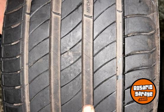 Accesorios para Autos - Michelin / Bridgestone 215/50 R17 - En Venta