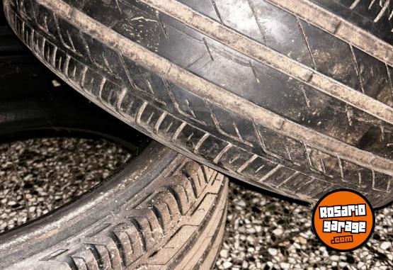 Accesorios para Autos - Michelin / Bridgestone 215/50 R17 - En Venta