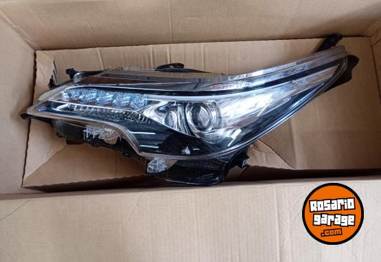 Accesorios para Autos - Par Ópticas Hilux SW4 Izquierda 2016 a 2021 Original - En Venta