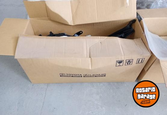 Accesorios para Autos - Par Ópticas Hilux SW4 Izquierda 2016 a 2021 Original - En Venta