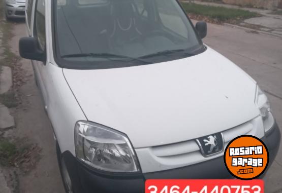 Utilitarios - Peugeot Partner 2021 Diesel 104000Km - En Venta