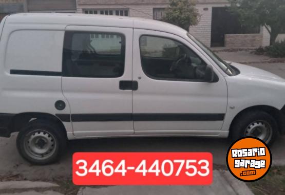 Utilitarios - Peugeot Partner 2021 Diesel 104000Km - En Venta