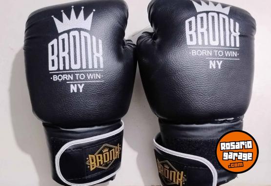 Deportes - Bolsa de boxeo 150 con costuras reforzadas + guantes y vendas - En Venta