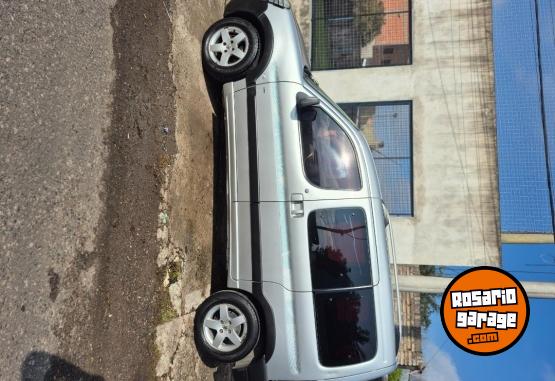 Utilitarios - Peugeot Partner 2015 Diesel 130000Km - En Venta