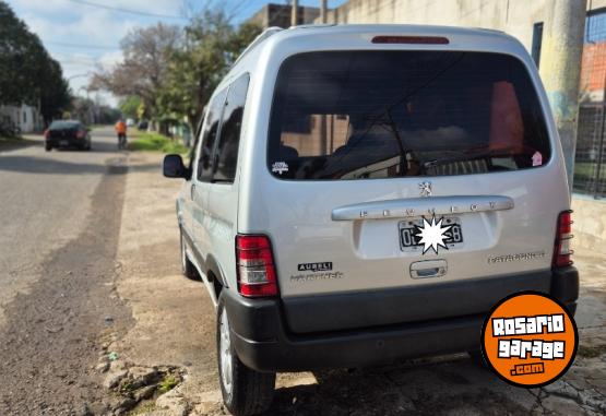 Utilitarios - Peugeot Partner 2015 Diesel 130000Km - En Venta