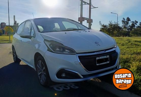 Autos - Peugeot 208 Aluure Touch 1,5 2016 Nafta 153000Km - En Venta