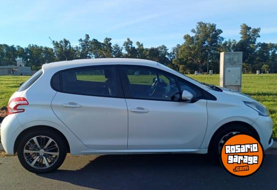 Autos - Peugeot 208 Aluure Touch 1,5 2016 Nafta 153000Km - En Venta