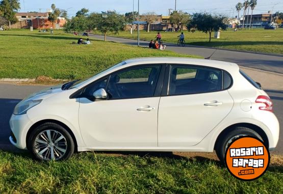 Autos - Peugeot 208 Aluure Touch 1,5 2016 Nafta 153000Km - En Venta