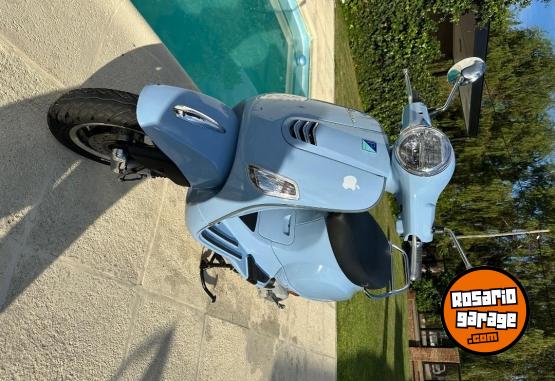 Motos - Vespa VXL 150 2025 Nafta 5000Km - En Venta