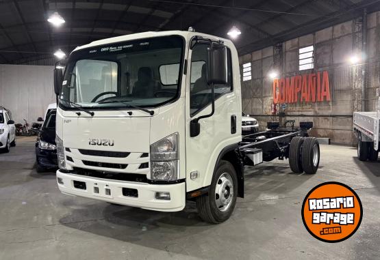 Camiones y Grúas - ISUZU NP chasis k - En Venta