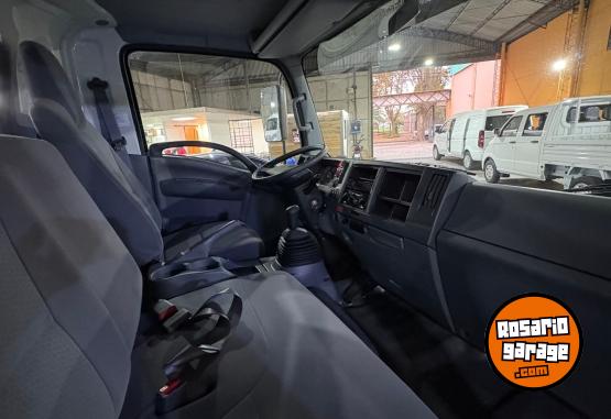 Camiones y Grúas - ISUZU NP chasis k - En Venta