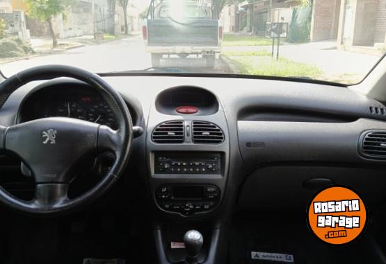 Autos - Peugeot 206 2008 Nafta 147000Km - En Venta