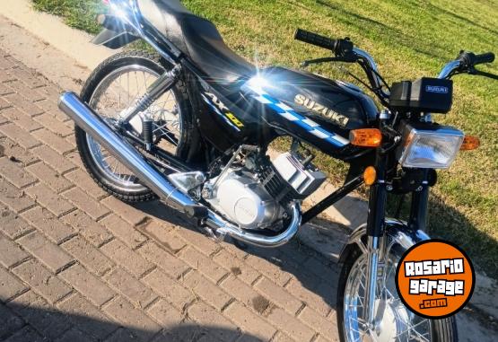 Motos - Suzuki Ax 100 2025 Nafta 4500Km - En Venta