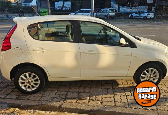 Autos - Fiat PALIO ATTRACTIVE 2015 Nafta 110000Km - En Venta