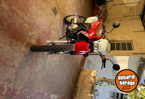 Motos - Honda Tornado 2018 Nafta 6500Km - En Venta