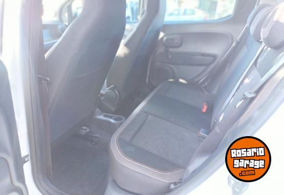 Autos - Fiat Mobi up kwid 2024 Nafta 22500Km - En Venta