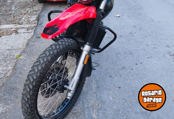 Motos - Hero Xpulse 200 2025 Nafta 7500Km - En Venta