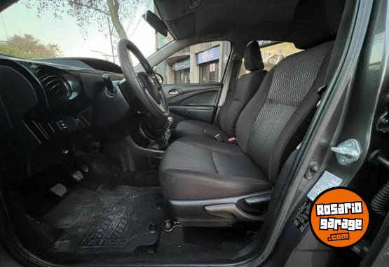Autos - Toyota Etios 2020 Nafta 80000Km - En Venta