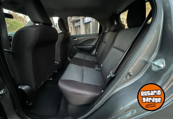 Autos - Toyota Etios 2020 Nafta 80000Km - En Venta
