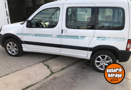 Utilitarios - Peugeot Partner 2020 Diesel 59000Km - En Venta