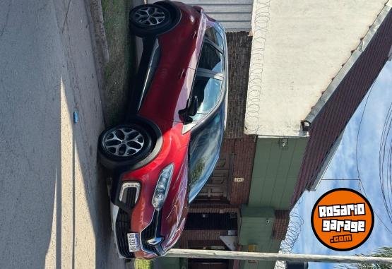 Autos - Renault Captur intense 2017 Nafta 150000Km - En Venta