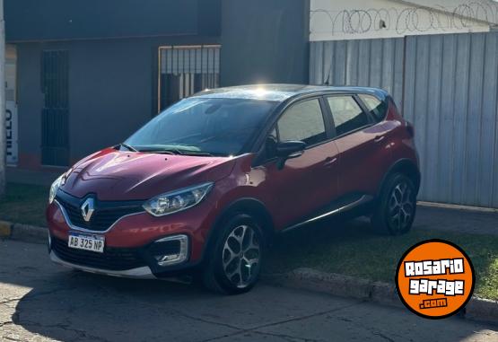 Autos - Renault Captur intense 2017 Nafta 150000Km - En Venta
