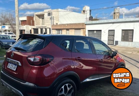 Autos - Renault Captur intense 2017 Nafta 150000Km - En Venta