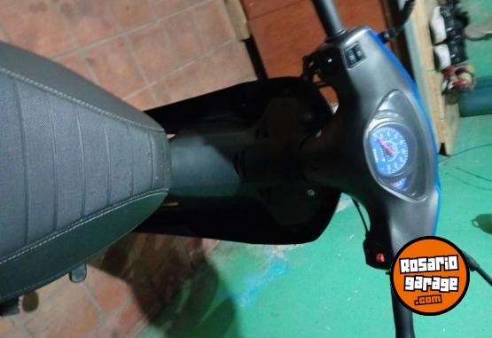 Motos - Zanella ZB 110 2022 Nafta 9200Km - En Venta