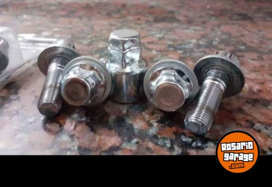 Accesorios para Autos - Tornilllos anti robo - En Venta