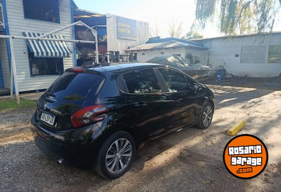 Autos - Peugeot 208 2017 GNC 90000Km - En Venta