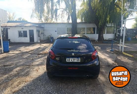 Autos - Peugeot 208 2017 GNC 90000Km - En Venta