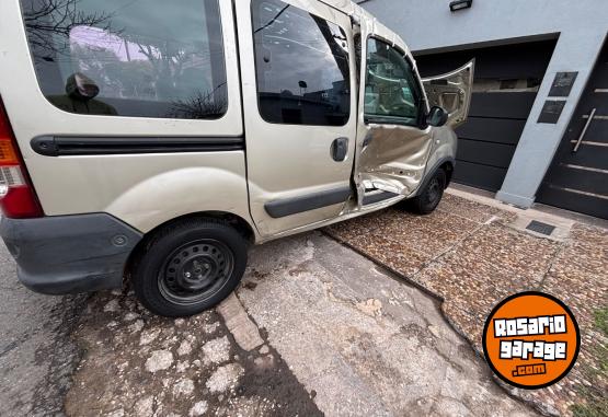 Utilitarios - Renault Kangoo 2011 Nafta 300000Km - En Venta