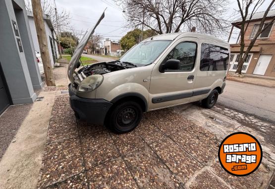 Utilitarios - Renault Kangoo 2011 Nafta 300000Km - En Venta