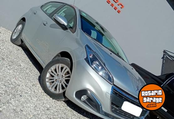 Autos - Peugeot 208 ALLURE NAV 1.5 2017 Nafta 111000Km - En Venta