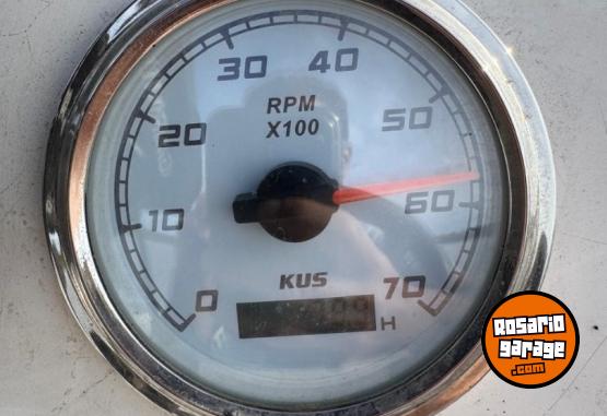 Embarcaciones - Lancha tracker consola central con motor Mercury 60HP 4T - En Venta